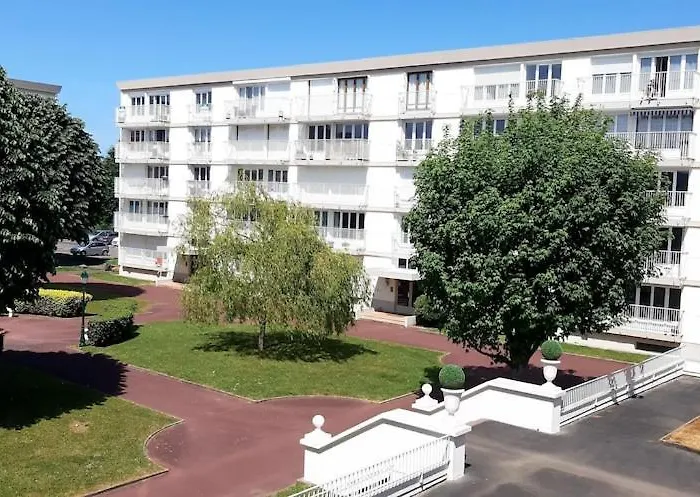 Apartmán Lumineux Idealement Situe A Proximite De Musees Equipements Sportifs Salle De Spectacle Commerces